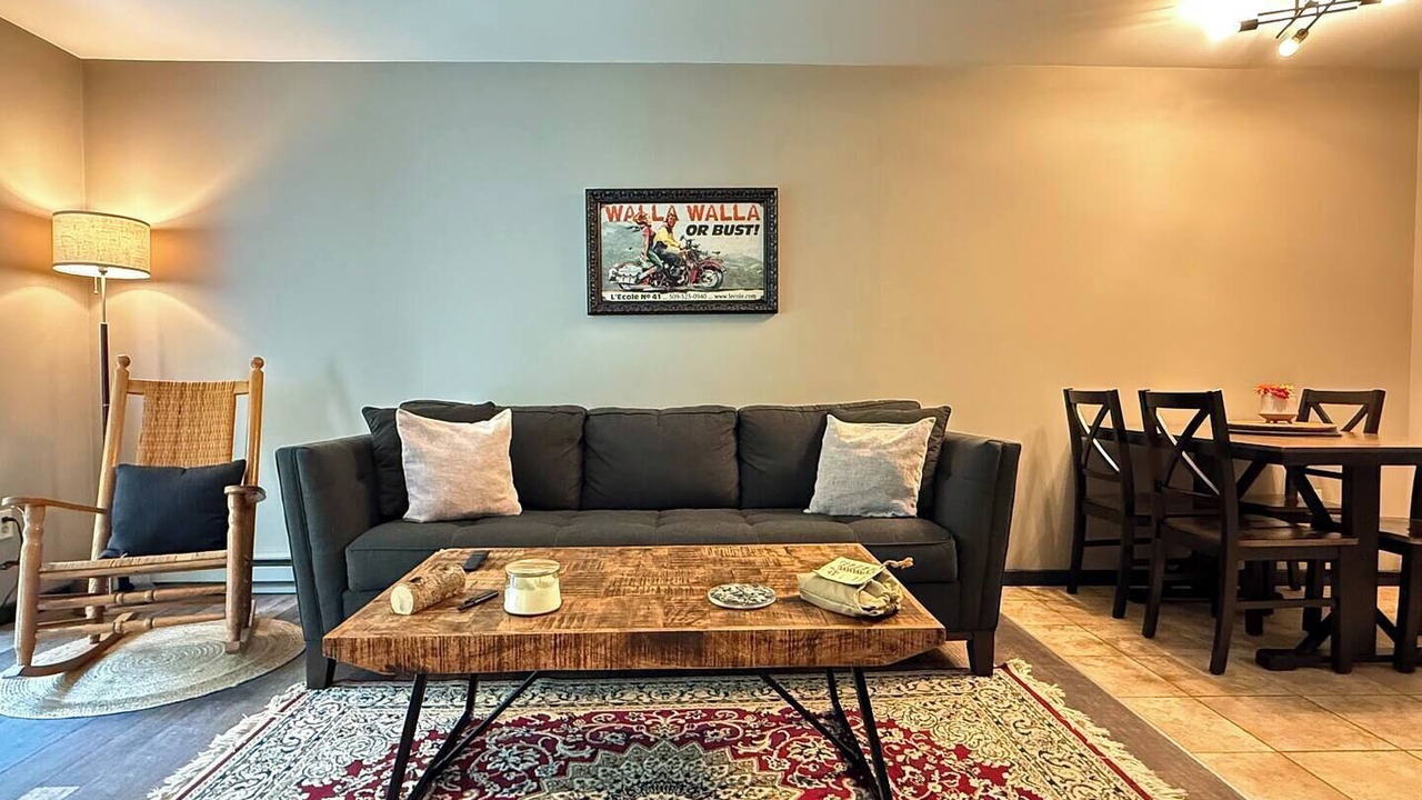 Photo of Livingroom in Warren
