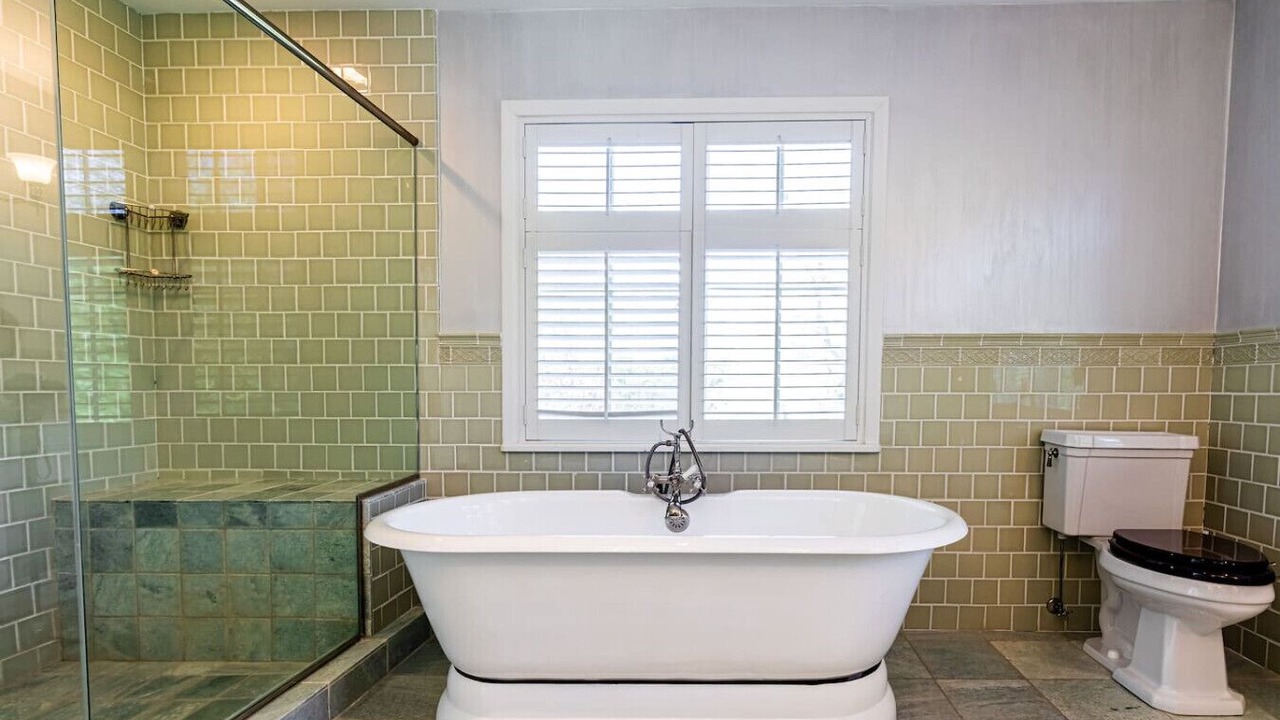 Photo of Bathroom in Shinnecock Hills