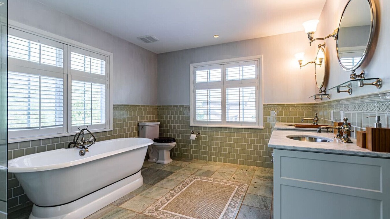 Photo of Bathroom in Shinnecock Hills