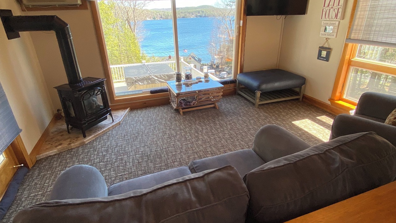 Photo of Livingroom in Alton Bay