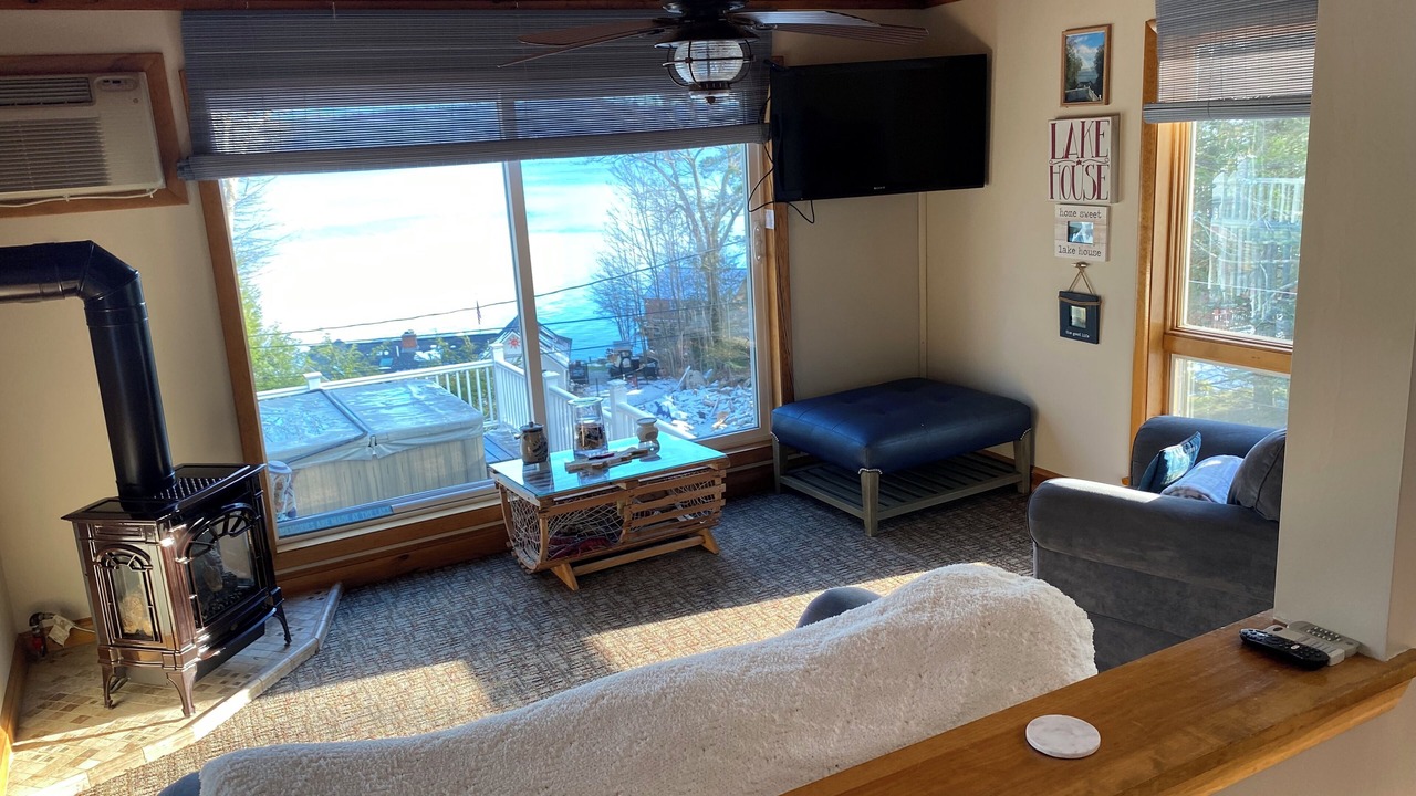 Photo of Livingroom in Alton Bay