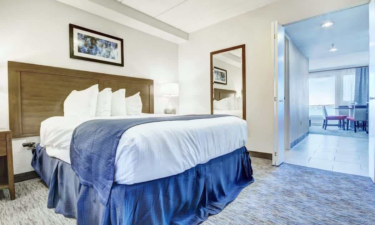 Photo of Bedroom in Yachting Village
