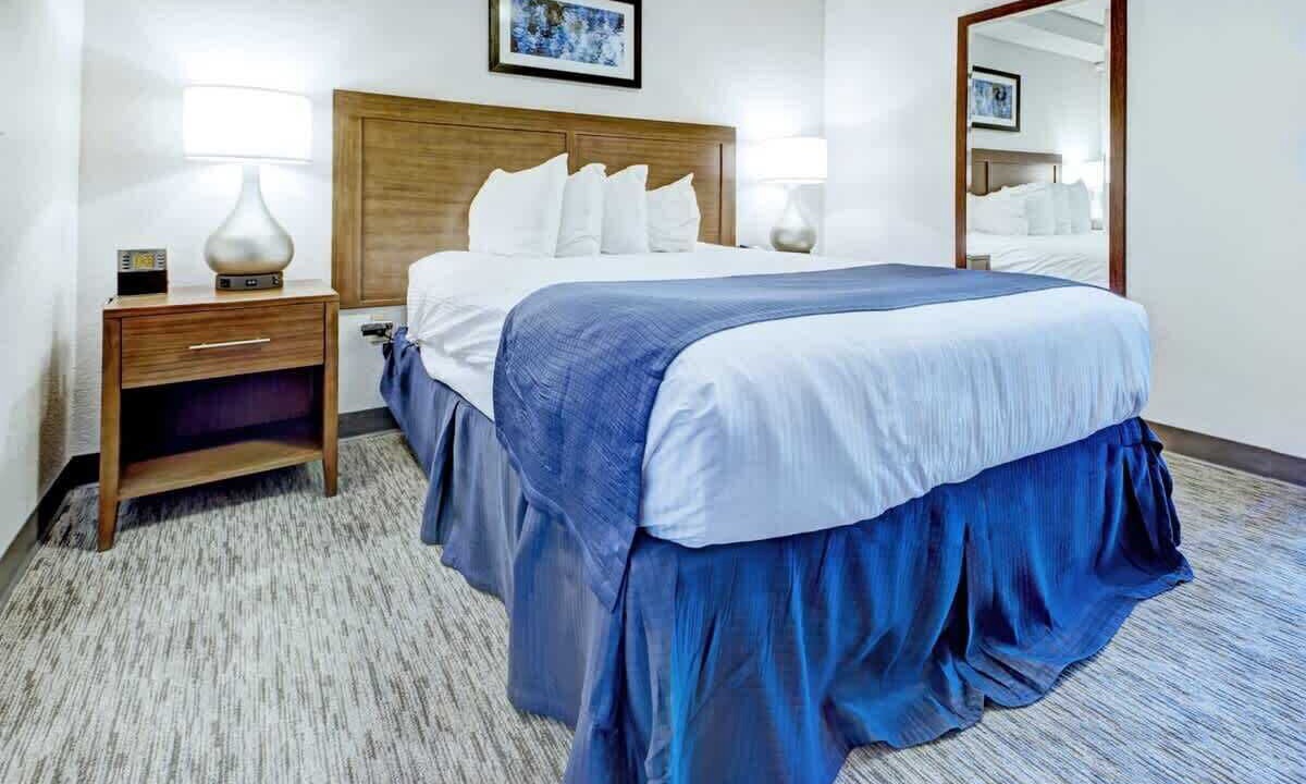 Photo of Bedroom in Yachting Village