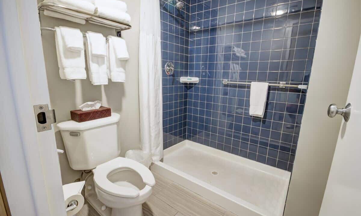 Photo of Bathroom in Yachting Village