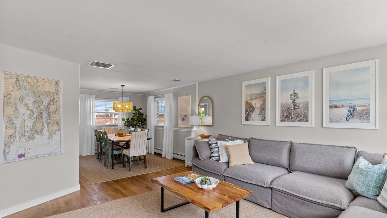 Photo of Livingroom in Newport East