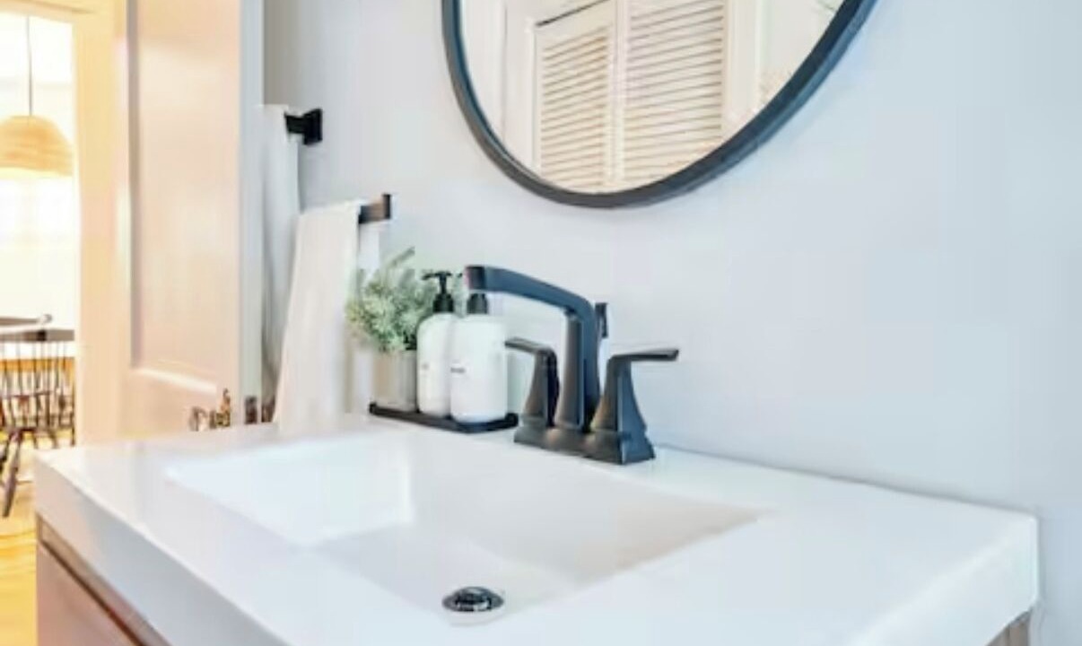 Photo of Bathroom in East Shore