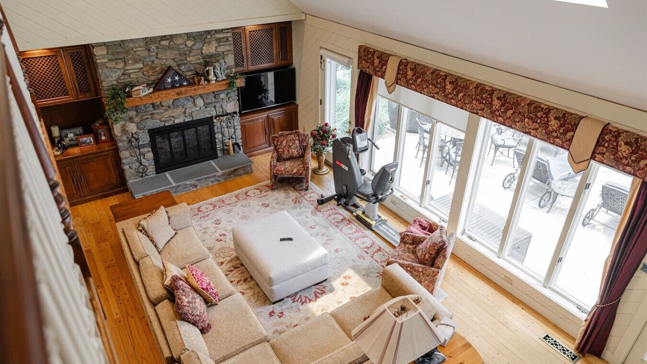 Photo of Livingroom in Head of the Harbor