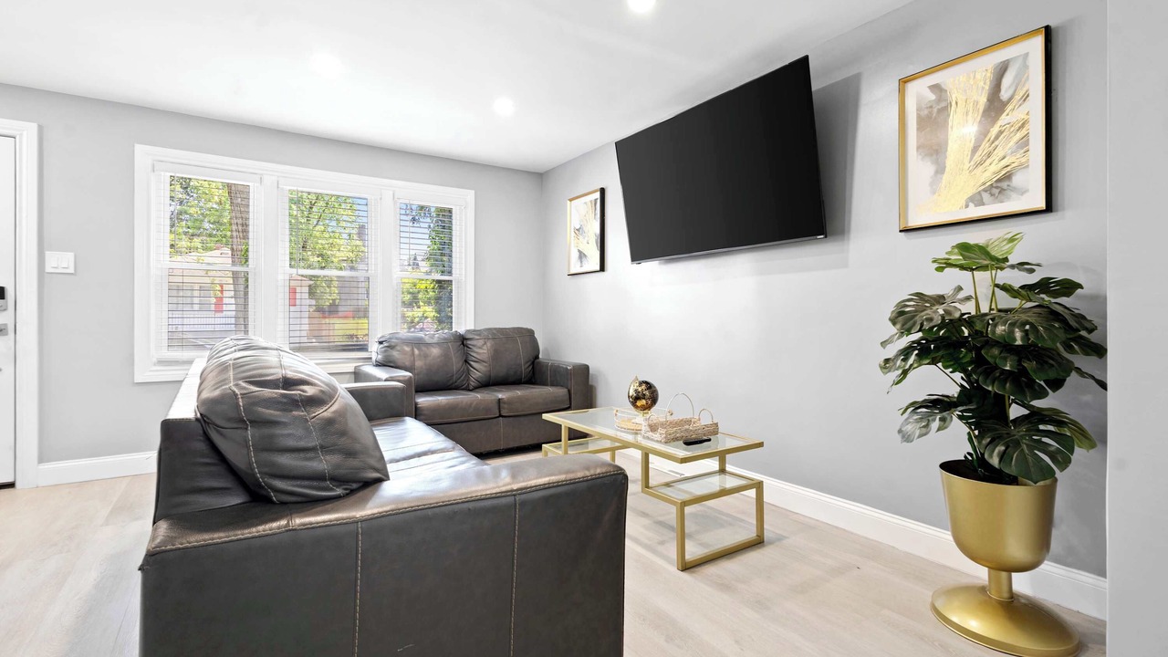 Photo of Livingroom in Downtown Niagara Falls
