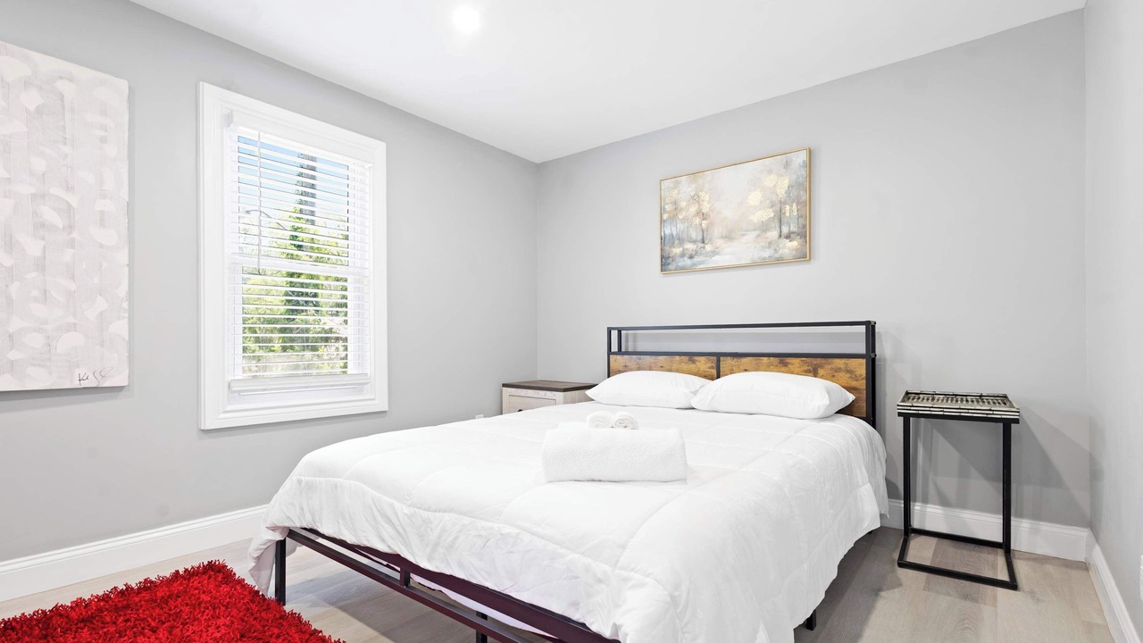 Photo of Bedroom in Downtown Niagara Falls