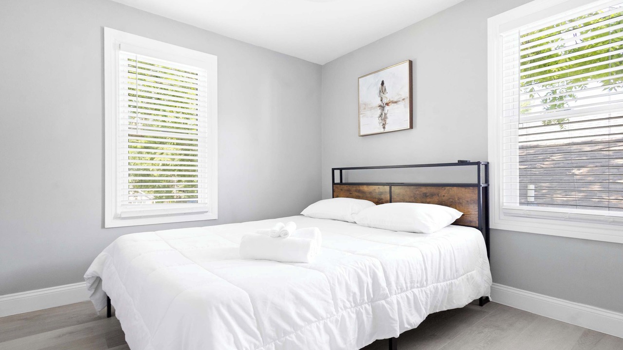 Photo of Bedroom in Downtown Niagara Falls