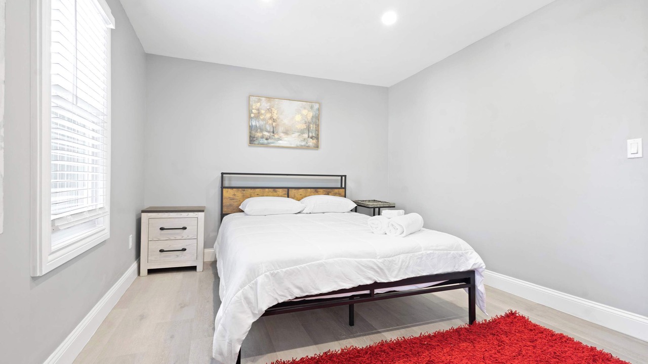 Photo of Bedroom in Downtown Niagara Falls