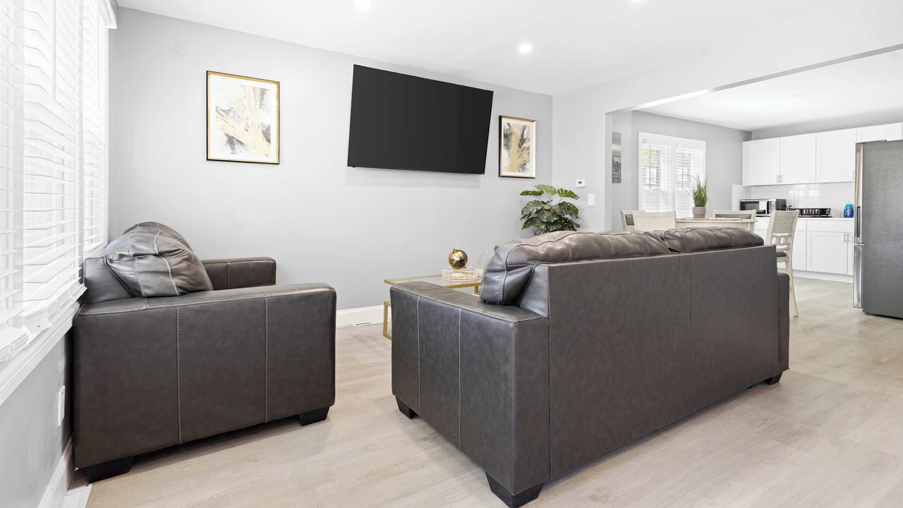 Photo of Livingroom in Downtown Niagara Falls