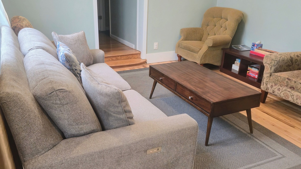 Photo of Livingroom in Teaneck