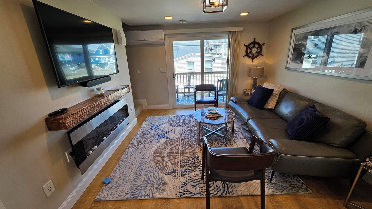 Photo of Livingroom in Salisbury Beach
