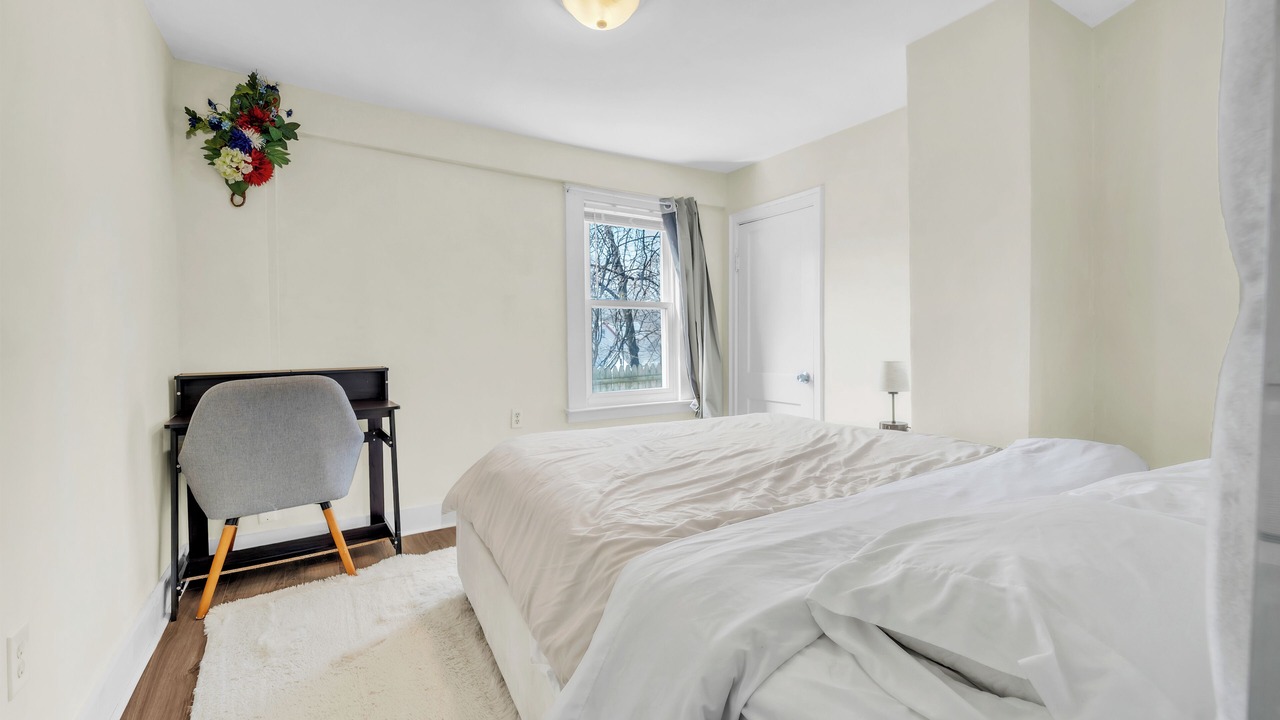 Photo of Bedroom in Beaver Hills