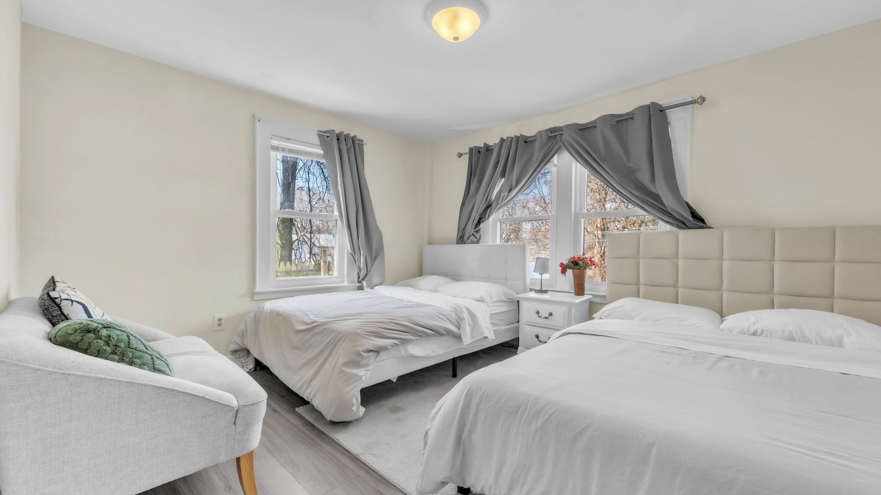Photo of Bedroom in Beaver Hills