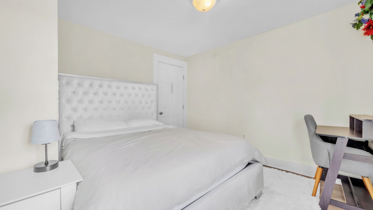 Photo of Bedroom in Beaver Hills