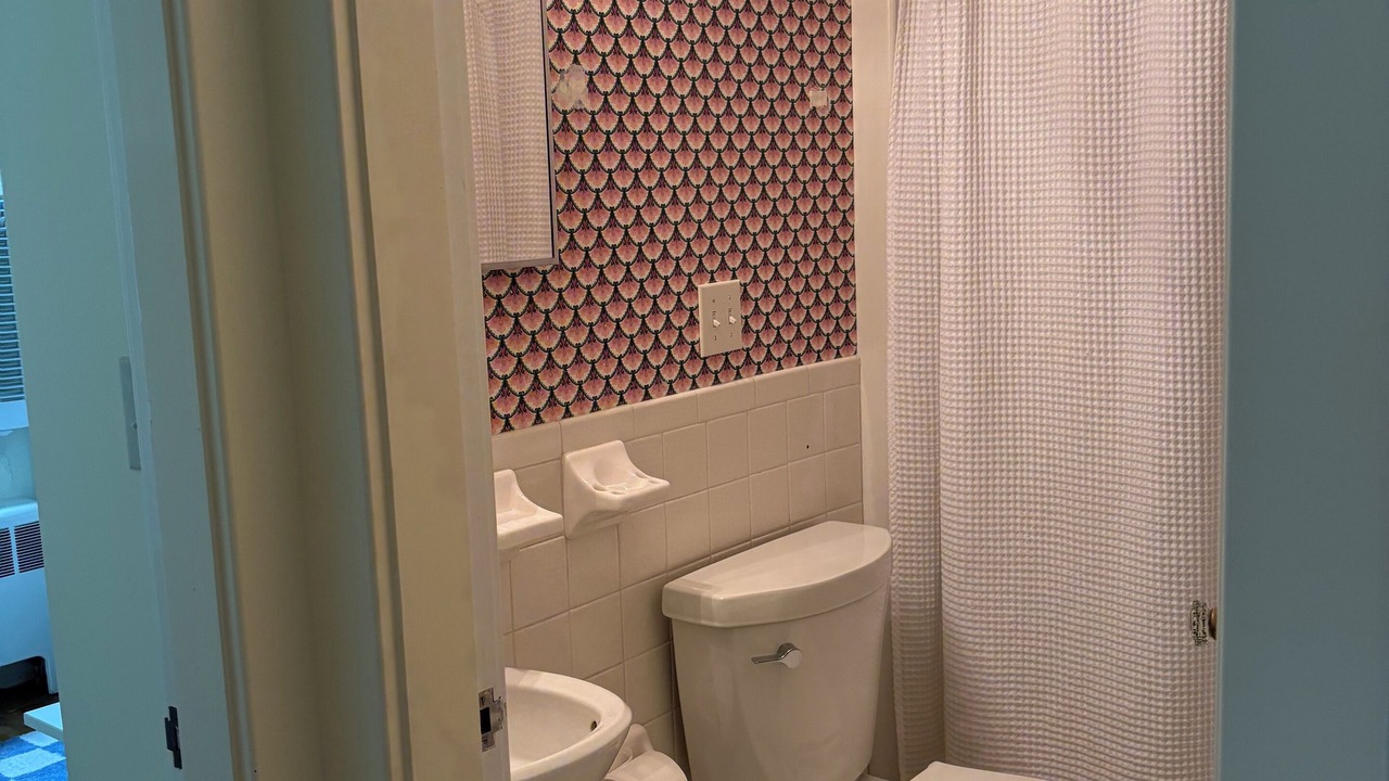 Photo of Bathroom in Bellevue Avenue Historic District