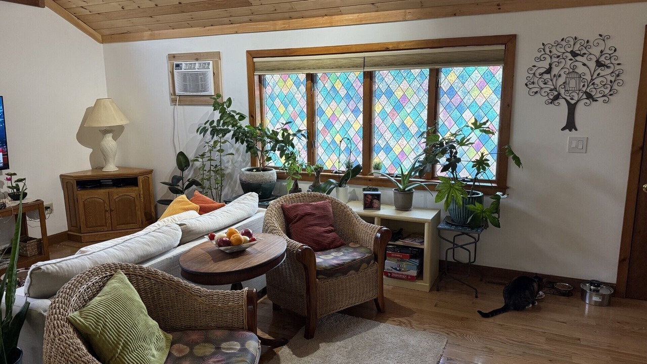 Photo of Livingroom in East Falmouth