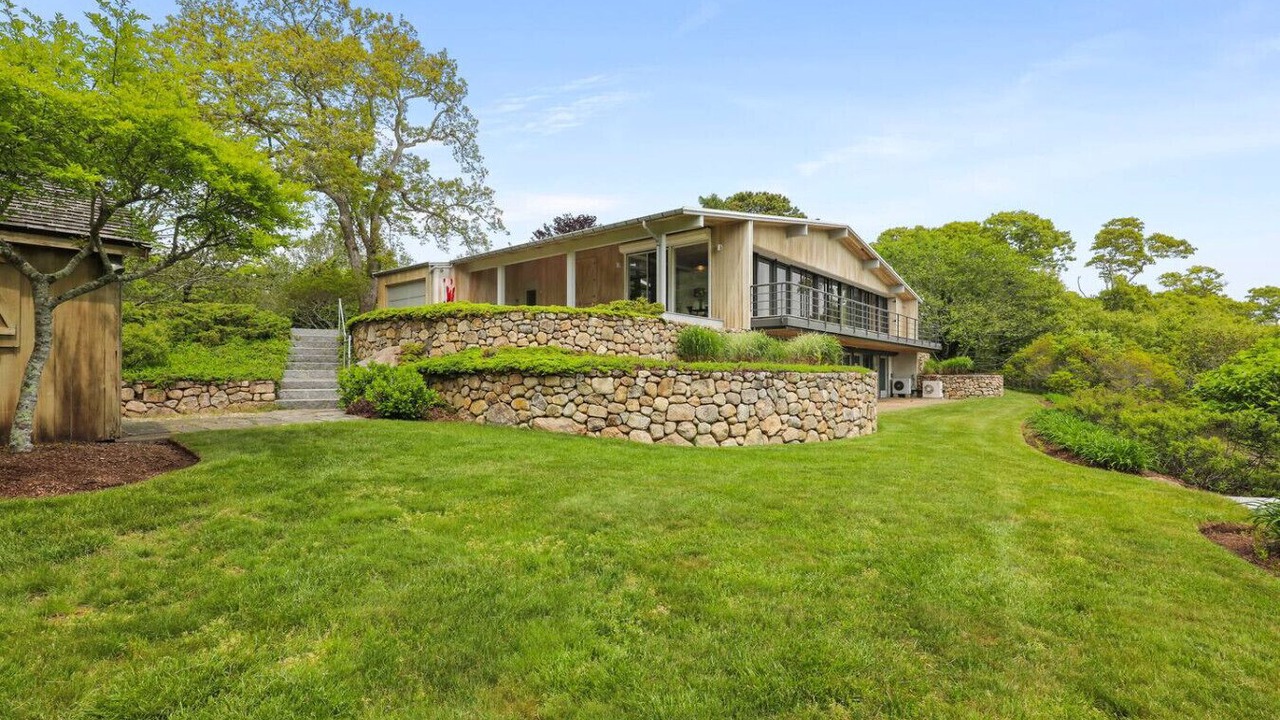 Photo of Outdoor in Woods Hole