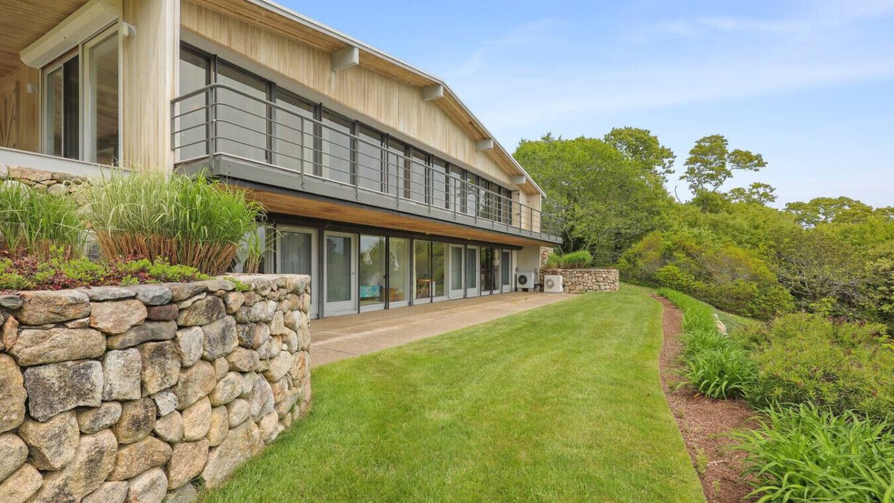 Photo of Outdoor in Woods Hole