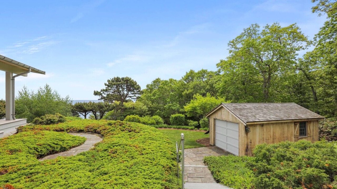 Photo of Outdoor in Woods Hole