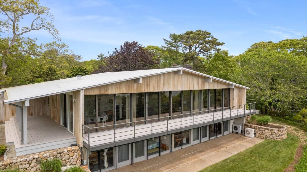 Photo of Outdoor in Woods Hole
