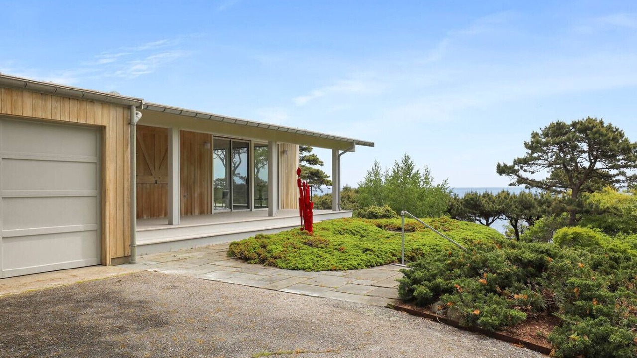 Photo of Outdoor in Woods Hole