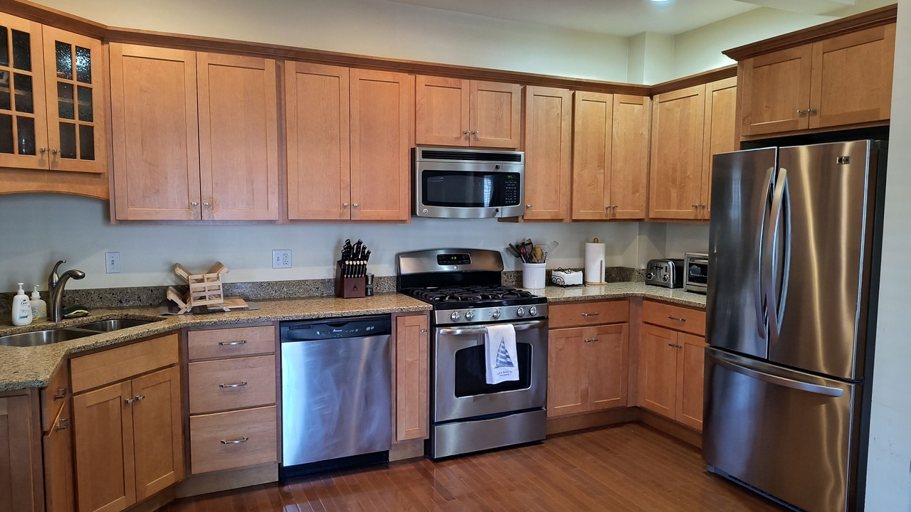 Photo of Kitchen in Off Broadway