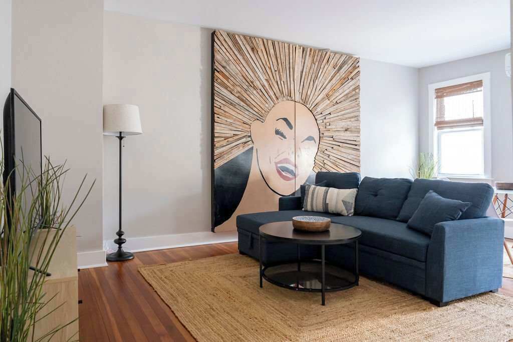 Photo of Livingroom in Off Broadway