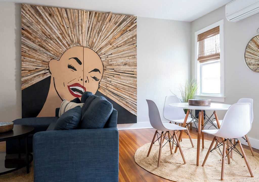 Photo of Livingroom in Off Broadway