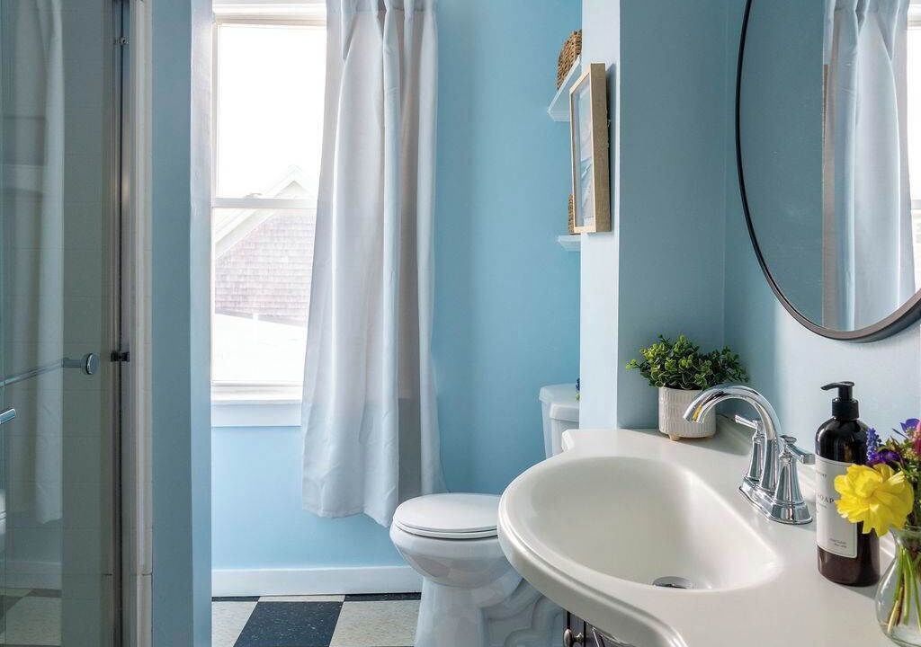 Photo of Bathroom in Off Broadway