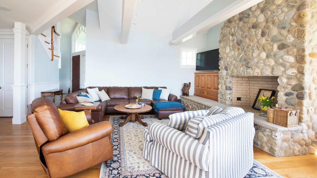 Photo of Livingroom in Easton's Point