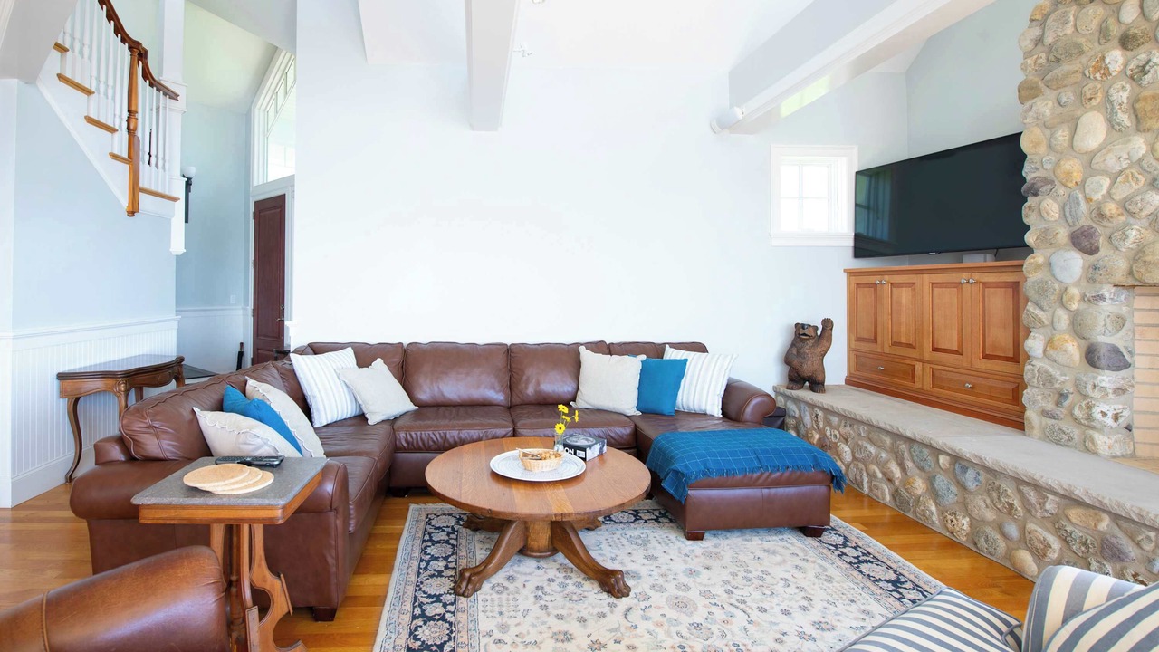 Photo of Livingroom in Easton's Point