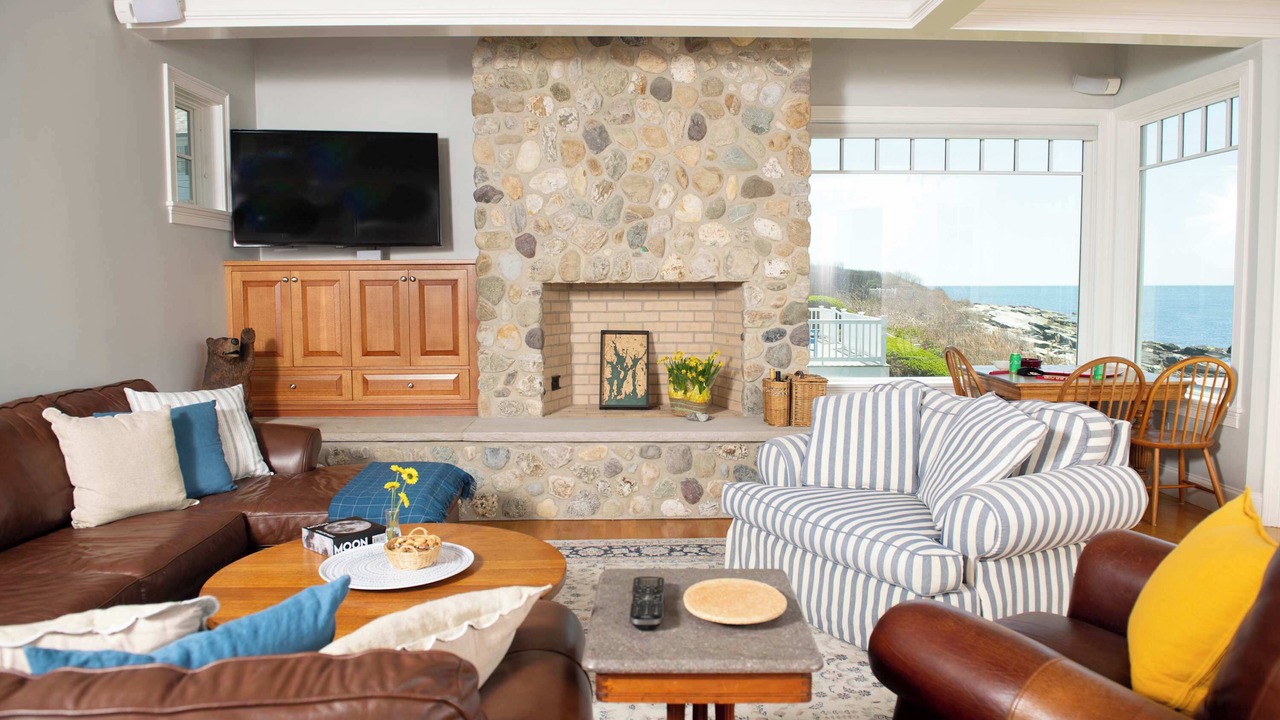 Photo of Livingroom in Easton's Point