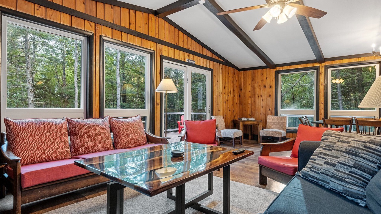 Photo of Livingroom in Thornton