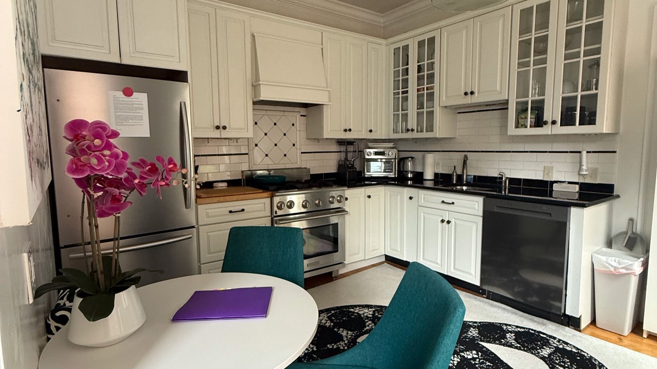 Photo of Kitchen in Medford Street - The Neck