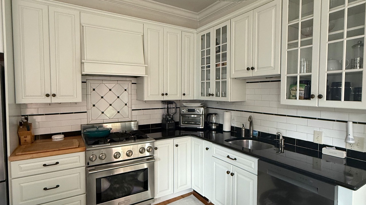 Photo of Kitchen in Medford Street - The Neck