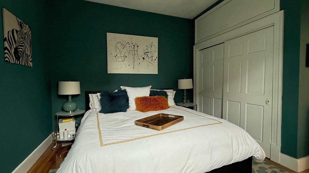 Photo of Bedroom in Medford Street - The Neck