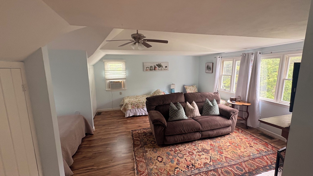 Photo of Livingroom in Hatchville