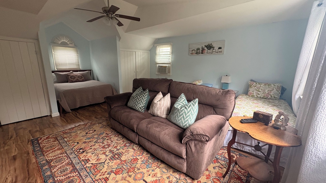 Photo of Bedroom in Hatchville