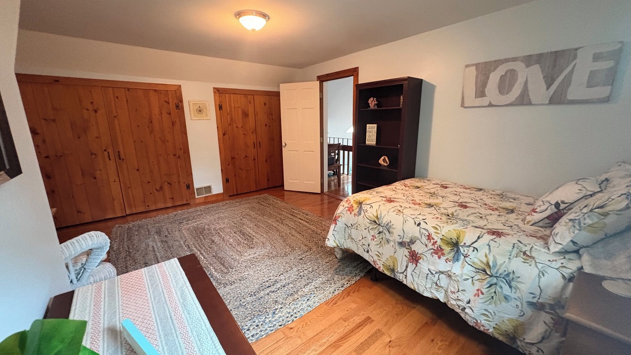 Photo of Bedroom in Hatchville