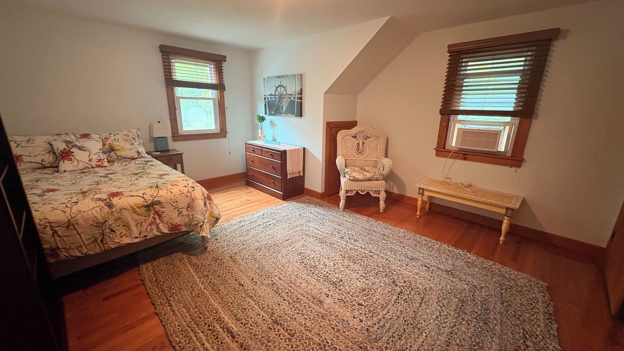 Photo of Bedroom in Hatchville