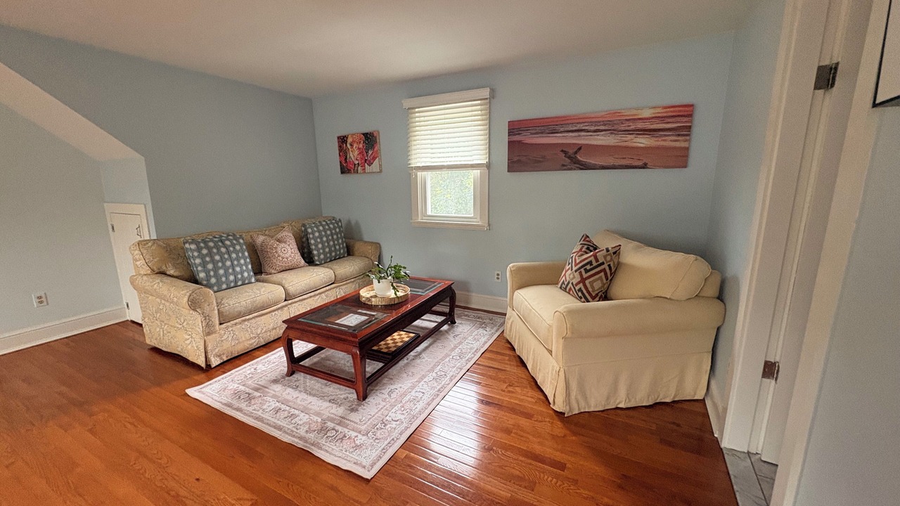 Photo of Livingroom in Hatchville