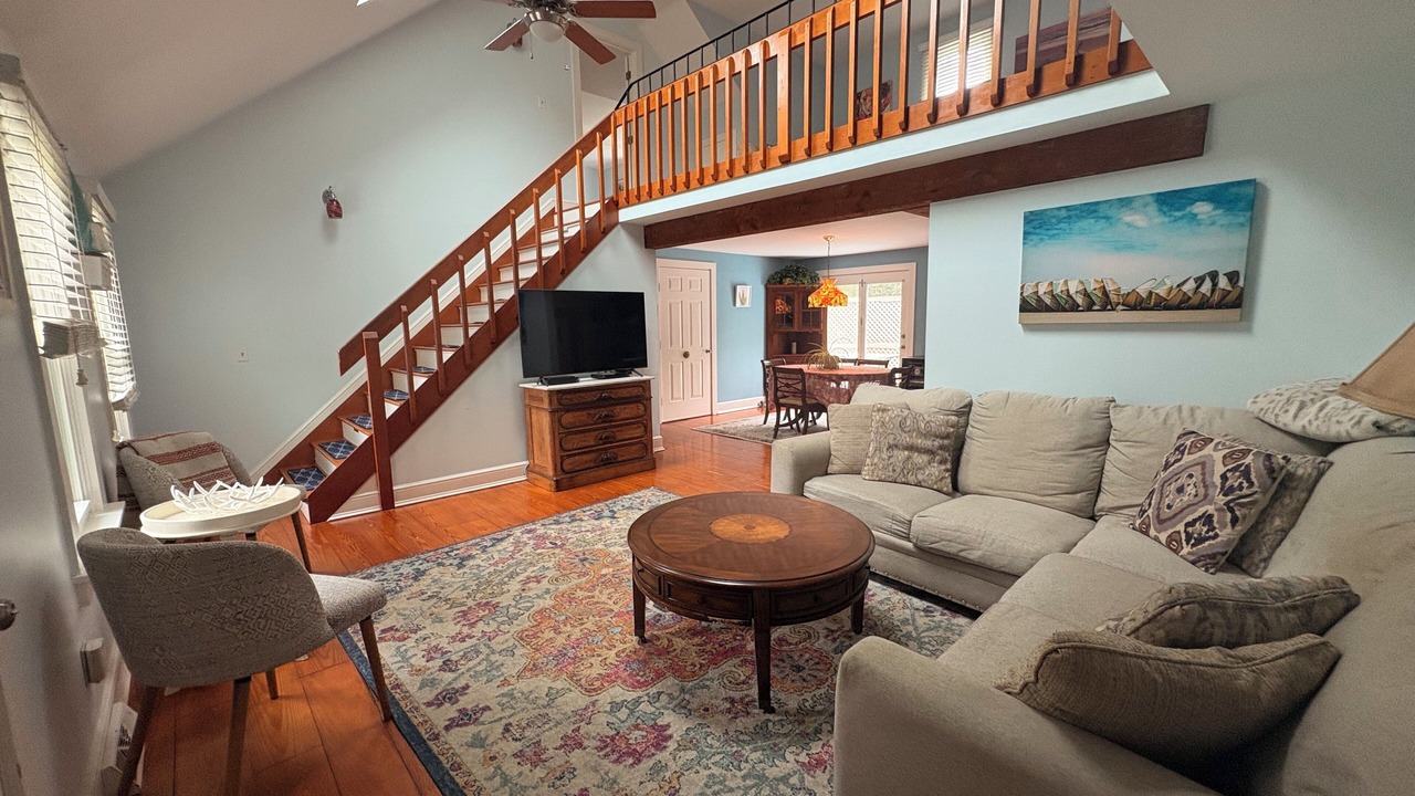 Photo of Livingroom in Hatchville