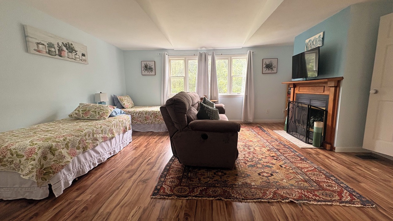 Photo of Bedroom in Hatchville