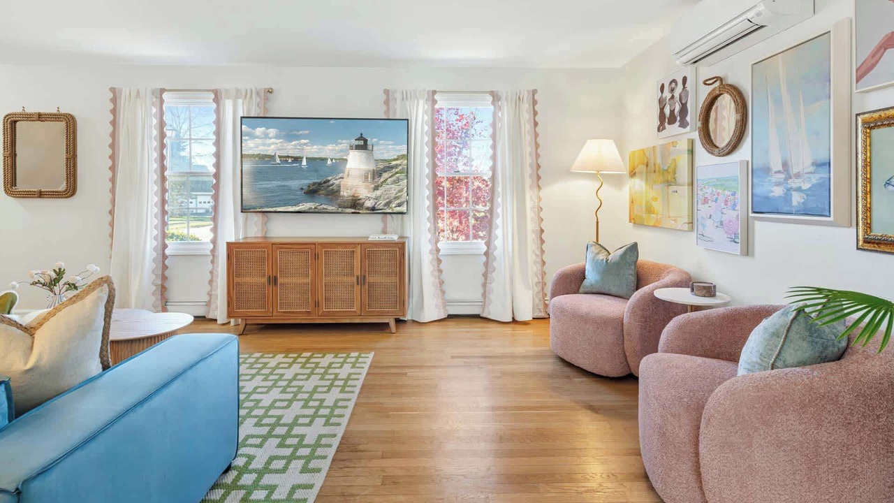 Photo of Livingroom in Newport East