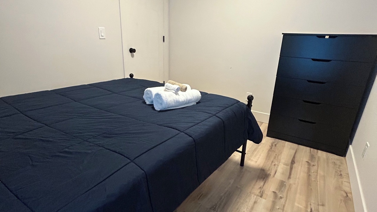 Photo of Bedroom in Downtown Niagara Falls