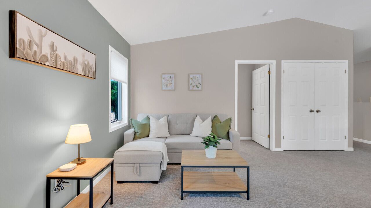 Photo of Livingroom in Burlington