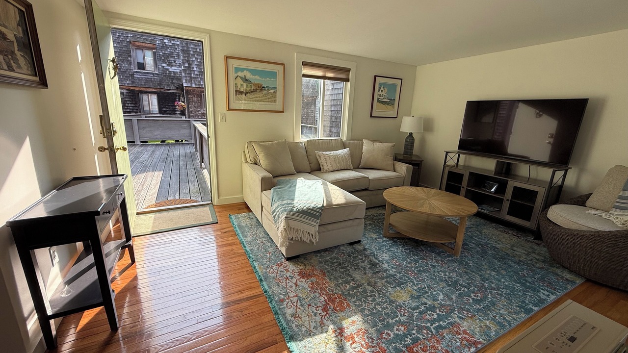 Photo of Livingroom in Oak Bluffs